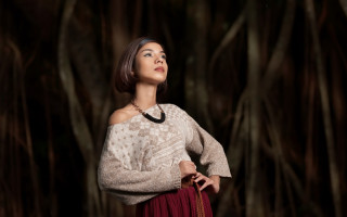 Woman dress tree araceli gilbert - her hand free wallpaper