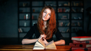 Anka zhuravleva portrait library reading - a woman sitting free wallpaper