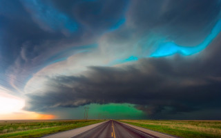 Road clouds green light sky - a sky free wallpaper for desktop