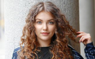 Woman curly hair wind green - christen købke free wallpaper