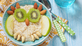 Oatmeal kiwi nuts spoon arcimboldo - food photography free wallpaper