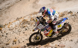 Desert dirt bike rocks grass - rock and grass free wallpaper