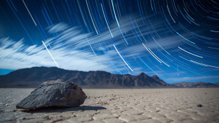 Desert rock startrail mountains spaceart - photograph free wallpaper for desktop