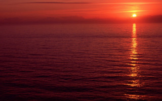 Sunset ocean boat distance person - andreas gursky free wallpaper