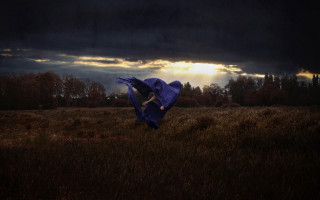 Woman blue dress field sunbeam - brooke shaden free wallpaper