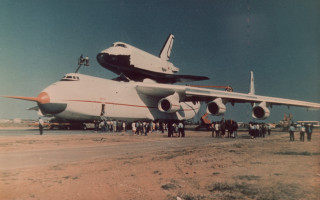 Jetliner dirtfield crowd retrofuturism matteprofile - free space wallpaper