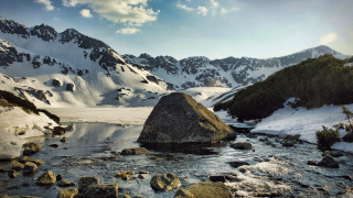 Mountain range river snowy background - boleslaw cybi free wallpaper for desktop