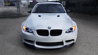 White car parking lot fence 3 - a fence and a fenced in area free wallpaper