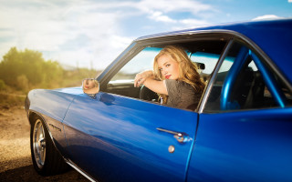 Woman bluecar beach driving solo - the steering wheel free wallpaper