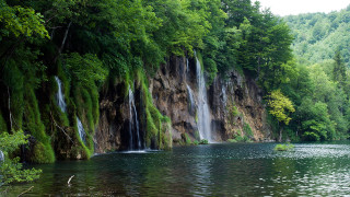 Waterfall lake forest nature swimming - alen divi free wallpaper