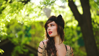 Woman bow polka dot dress - a black hat free wallpaper for desktop