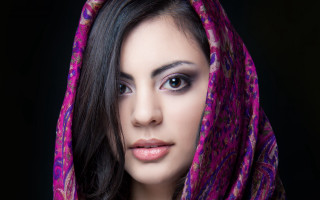 Woman scarf portrait blueeyes makeup - a pink scarf free wallpaper