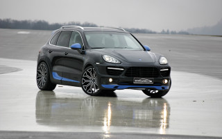 Black porsche cayenne blue stripe - a wet surface free wallpaper
