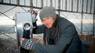 Man hat scarf camera city - a view of the city free wallpaper for desktop