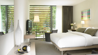 Bedroom desk television window lamp - a window behind free wallpaper