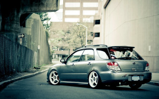 Car building fence road truck - the side of a road next free wallpaper for desktop