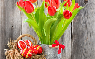 Basket eggs flowers fence bow - a basket free wallpaper for desktop