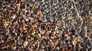 Rock wall water honeycomb brick - kinetic pointillism free wallpaper for desktop