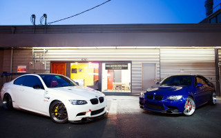 Night cars building colorful accents - colorful accent free wallpaper