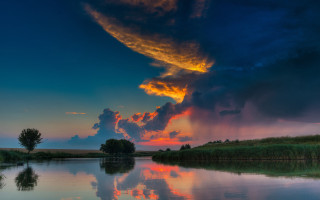 Clouds lake sunset cityscape mountains - free sky wallpaper