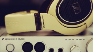 Headphones stereo microphone tiltshift studio - a pair of headphones free wallpaper for desktop