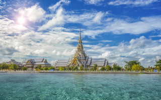 Large building spire water trees - bob thompson free wallpaper