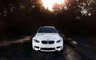 White car dirt road sunlight - photorealistic lighting free wallpaper