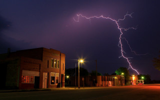 Lightning building street night storm - a lightning bolt free wallpaper