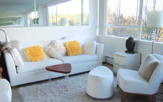 Living room white couch mirror - space free wallpaper for desktop