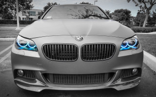 Silver car blue lights parking - a silver car free wallpaper