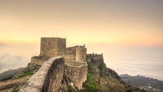 Castle mountain cloudy sky dusk - almada negreiro free wallpaper for desktop