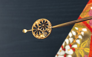 Gold flower design mingei macro - end free wallpaper