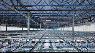 Warehouse cars skylight urban fence - les automatiste free wallpaper