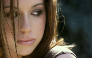 Alice mason hyperrealistic portrait serious - realistic shaded perfect face free wallpaper