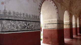 Hallway red white wall clock - ceferí olivé free wallpaper