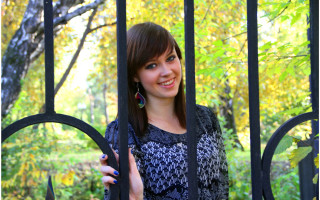 Woman smiling gate autumn nature - anna hotchkis free wallpaper