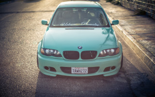 Blue car parked night starry - a license plate free wallpaper