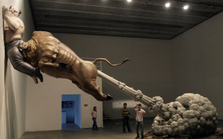 Bull gun moon night museum - ai weiwei free wallpaper
