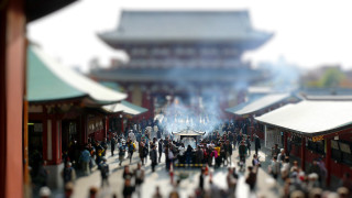 Blurry crowd building pagoda clock 2 - eishōsai chōki free wallpaper