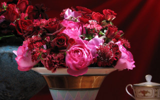 Pink rose vase coffee rococo - rich deep color free wallpaper