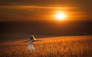 Woman field sunset outstretched arms - figuration libre free wallpaper for desktop