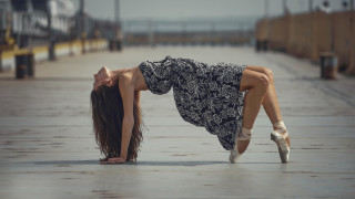 Woman dress bending pier celia - a pier free wallpaper for desktop