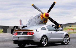 Silver mustang propeller plane precisionism - a propeller free wallpaper