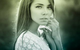 Woman longhair smoking serious portrait - a cigarette free wallpaper for desktop