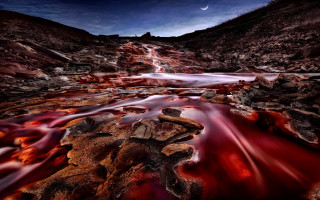 Red mountain stream moon lit - a stream free wallpaper