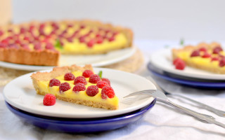 Cake slice raspberries pastel food - a plate free wallpaper for desktop
