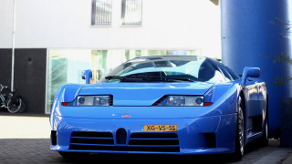 Blue sports car tiltshift bicycle - a bicycle free wallpaper for desktop