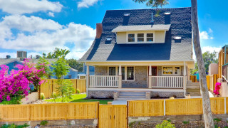 Blue roof house wooden fence - arlington nelson lindenmuth free wallpaper