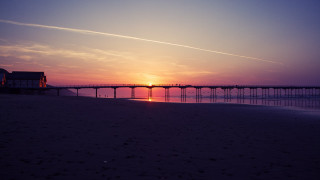 Sunset pier beach footprints shorehouse - footprint free wallpaper