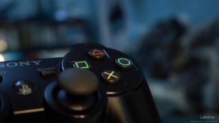 Video game controller blurry bookshelf - akihiko yoshida free wallpaper